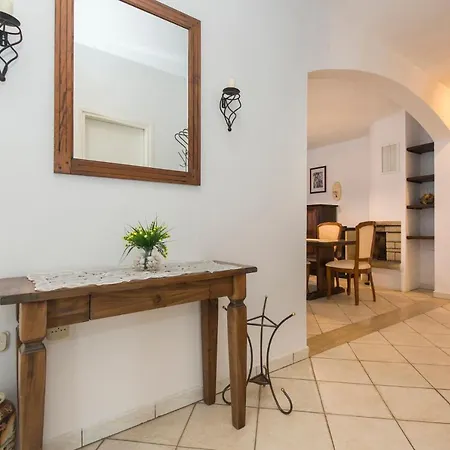 House Paolo 2264 פולה