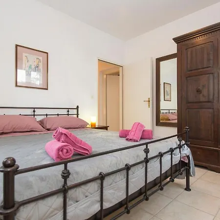 House Paolo 2264 פולה