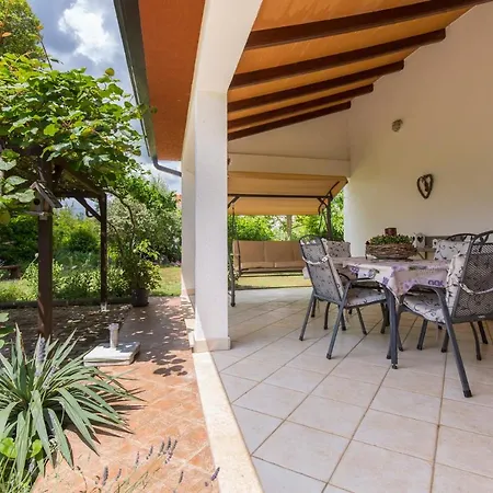 House Paolo 2264 * פולה